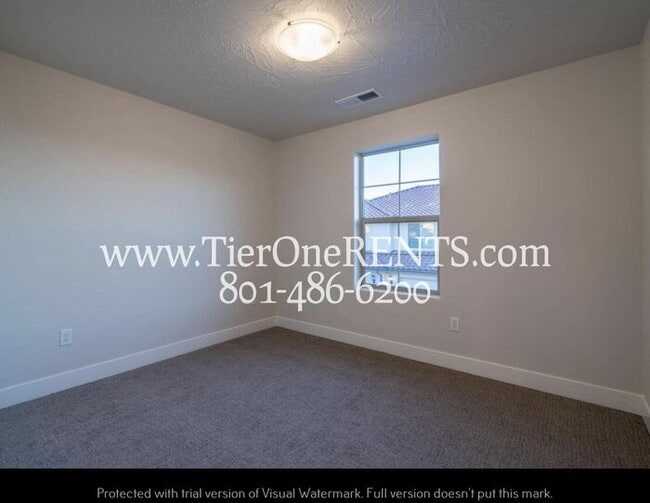 Building Photo - **$500 OFF FIRST MONTHS RENT**