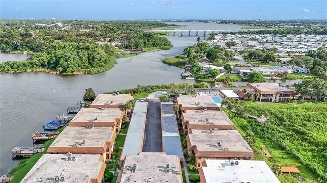 Building Photo - 10192 Seminole Island Dr