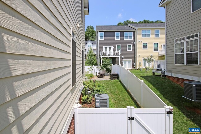 Building Photo - 2279 Whittington Dr