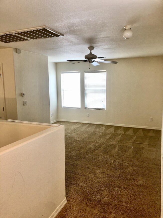 Building Photo - 4211 E Wading Pond Dr