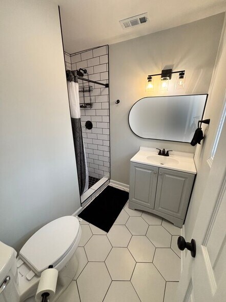 Building Photo - 1739 Carter Cir