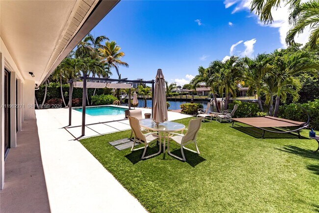 Building Photo - 636 Hibiscus Dr