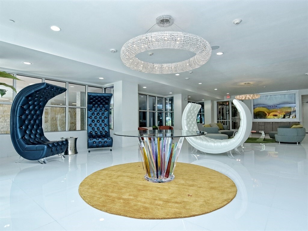 Building Photo - 1900 Barton Springs Rd