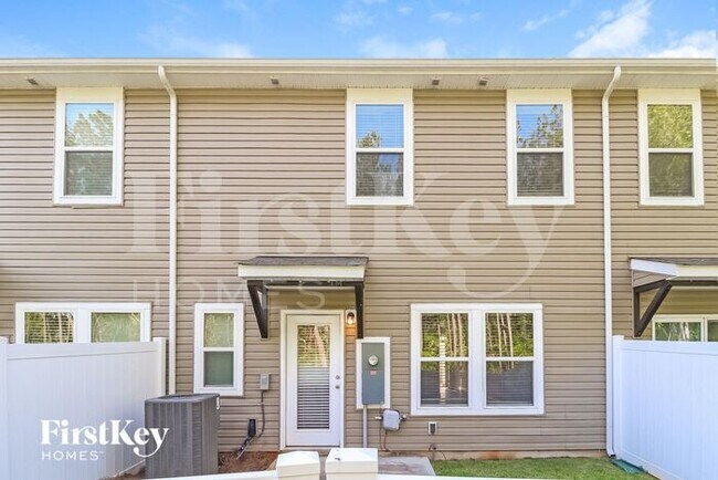 Building Photo - 2027 Cypress Village Dr NW