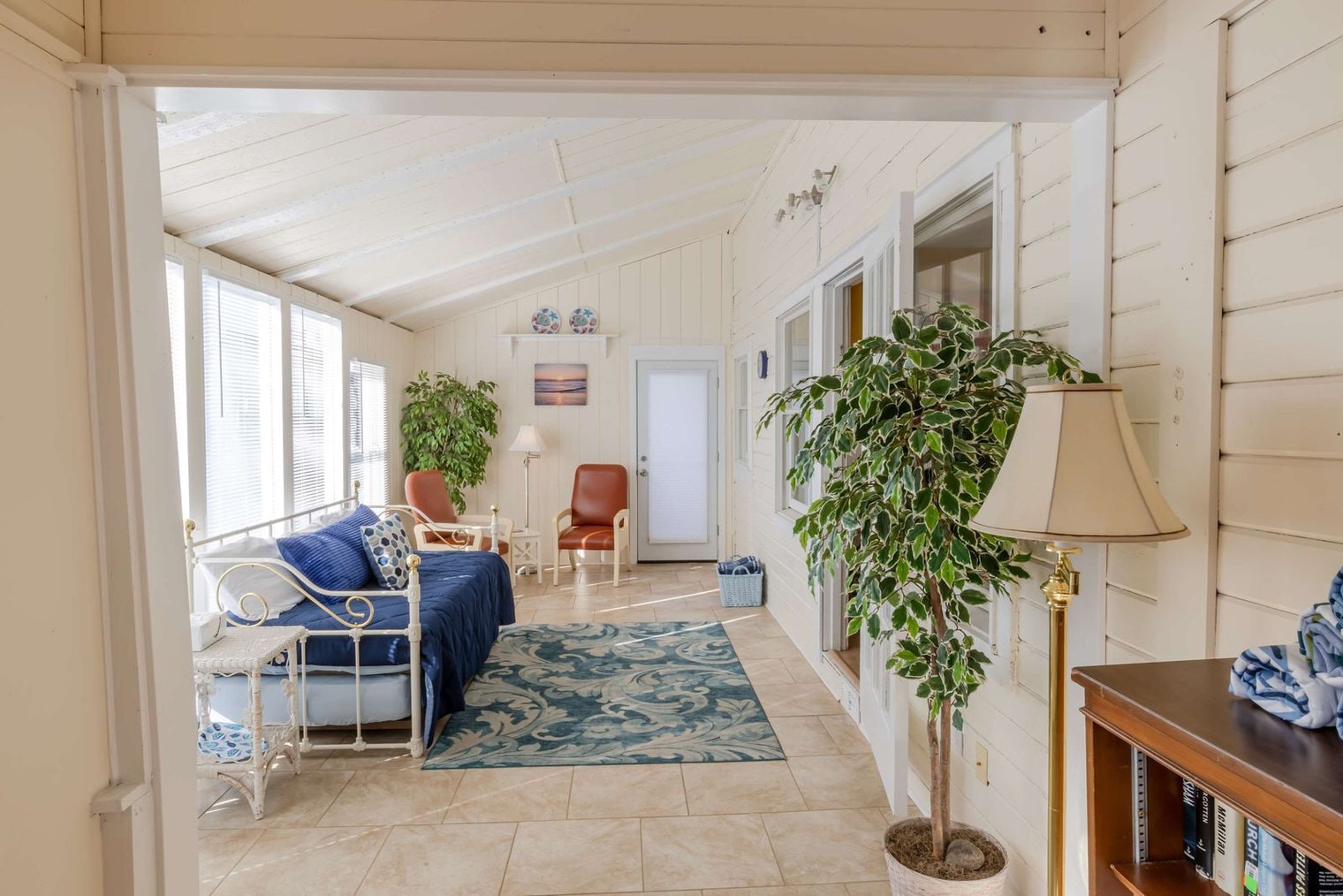 Building Photo - 640 S Columbia St