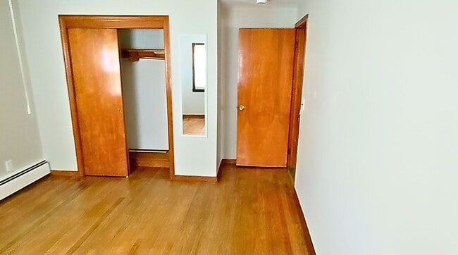 Building Photo - 4-Bedroom Ranch Next To Western New Englan...