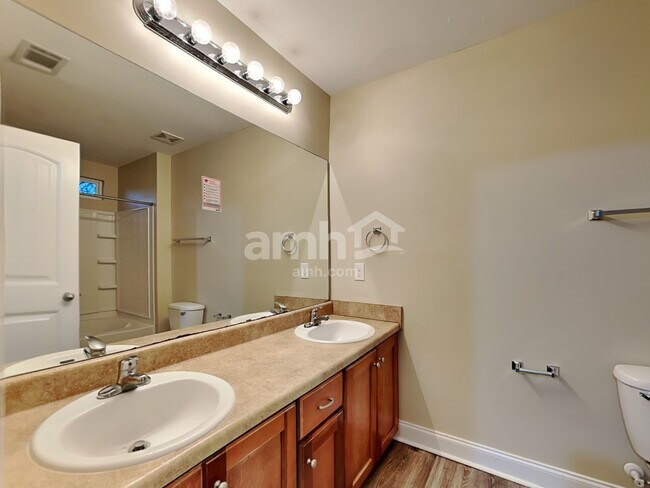 Building Photo - 2 Ristona Dr