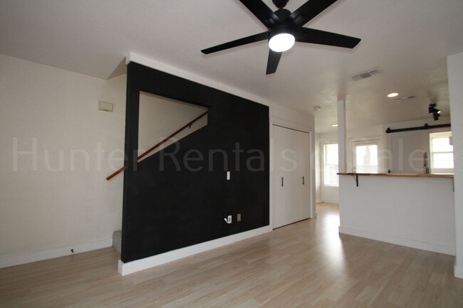 Building Photo - Experience Modern Living