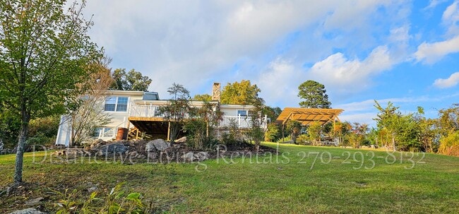 Building Photo - Cozy home with a stunning view!