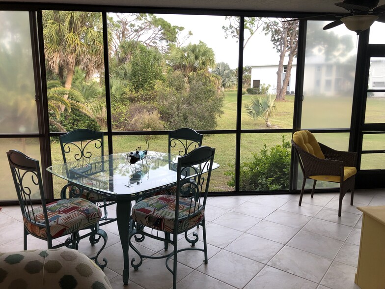 Lanai overlooking nature preserve - 6800 Placida Rd