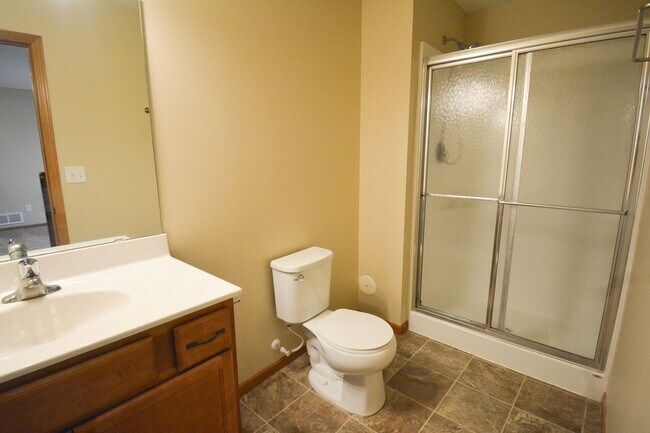 Building Photo - 3 Floor Townhome With Large Yard