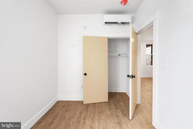 Building Photo - 900 N 41st St