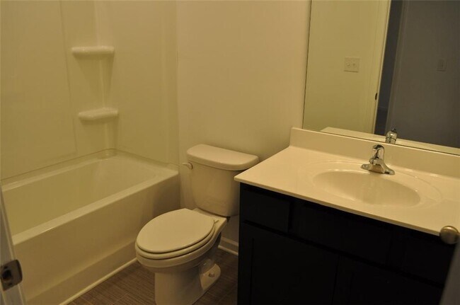 Building Photo - 5745 Thornton Dr