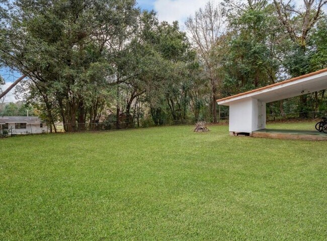Building Photo - 222 Westminster Dr