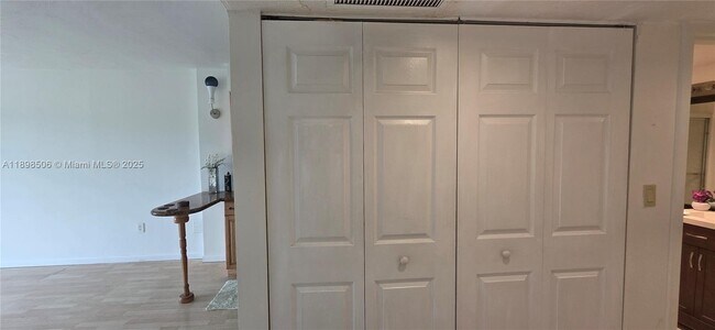 Building Photo - 1650 NE 115th St