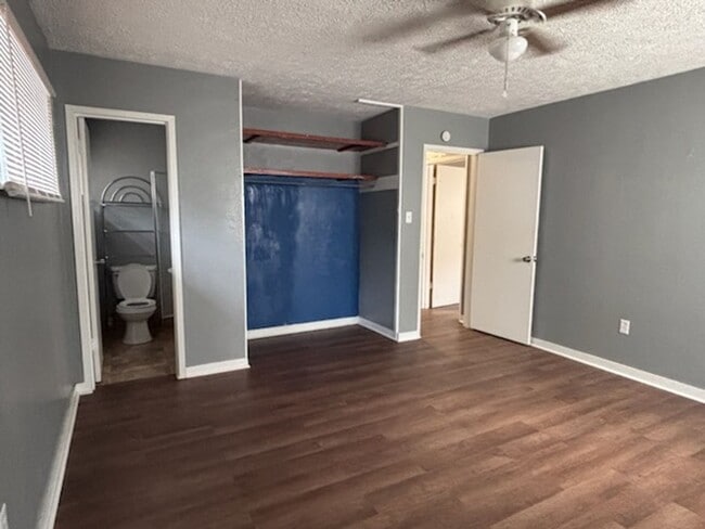 Building Photo - 1670 Kentwood Dr