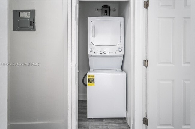 Building Photo - 6871 Abbott Ave