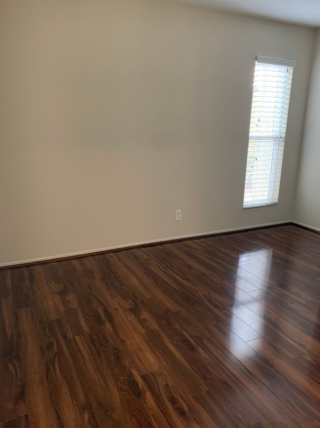 Building Photo - 5510 Armitos Ave