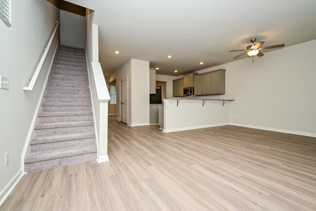 Building Photo - 2851 Saratoga Lake View