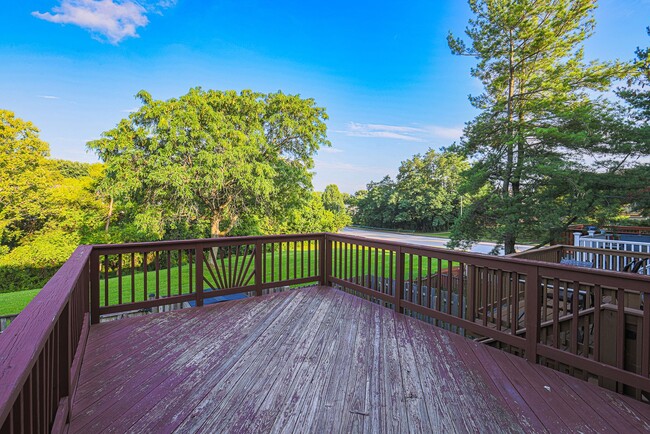 Building Photo - 8507 Gradien Dr