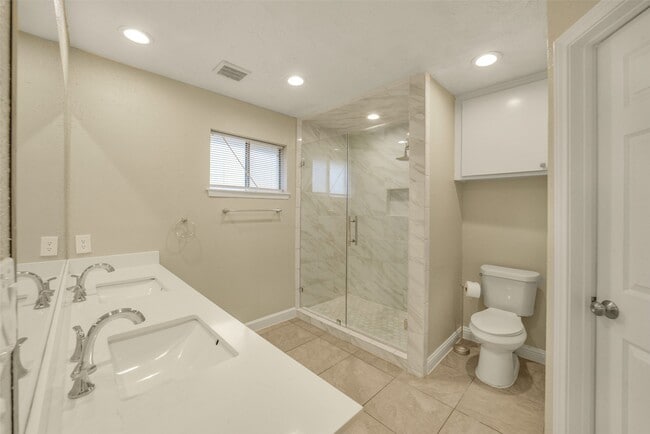 Building Photo - 21211 Park Mt Dr