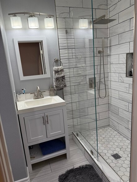 Building Photo - 1117 Cll Malaga