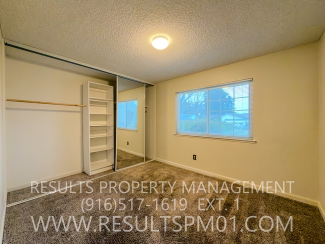 Building Photo - 3 Bedroom | 2 Bathroom Home – Available Now