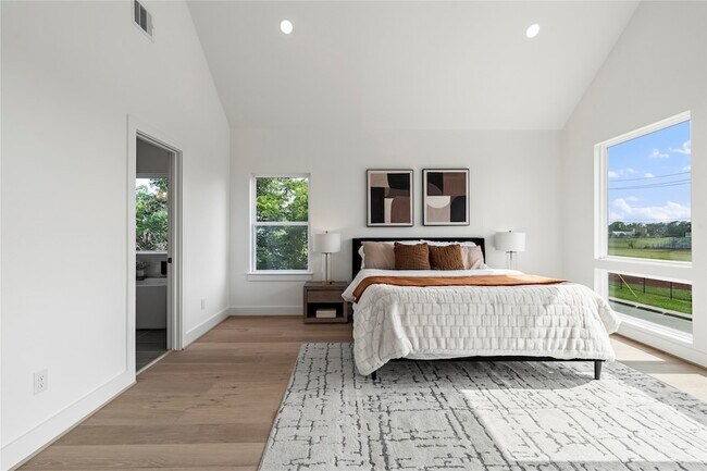 Building Photo - 4110 Cortlandt St