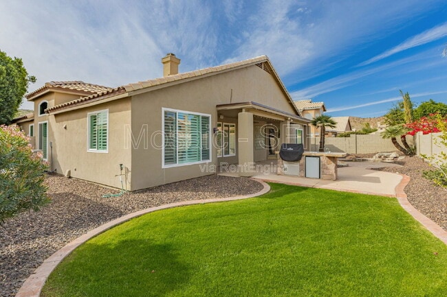 Building Photo - 2738 E Silverwood Dr