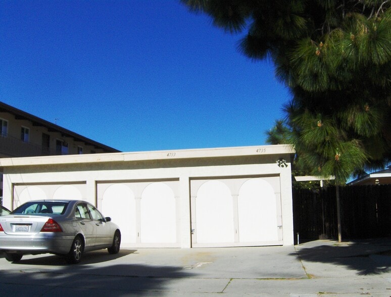 Building Photo - 4733 W 173rd St