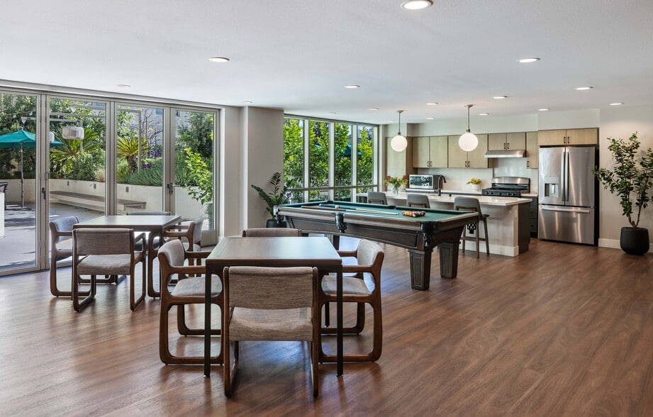 Building Photo - Hollywood Arts Collective