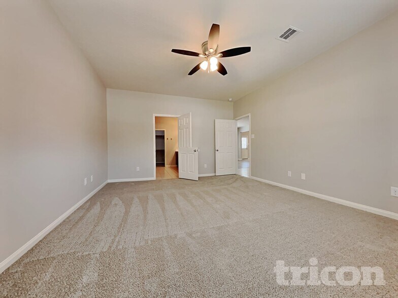 Building Photo - 30906 Sweetwater Cir