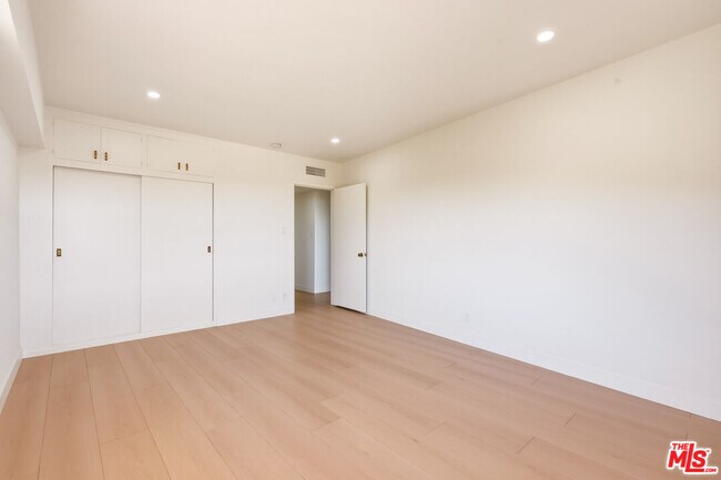 Building Photo - 1682 Larco Way