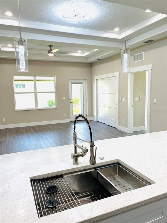 Building Photo - 98 Wheatfield Dr