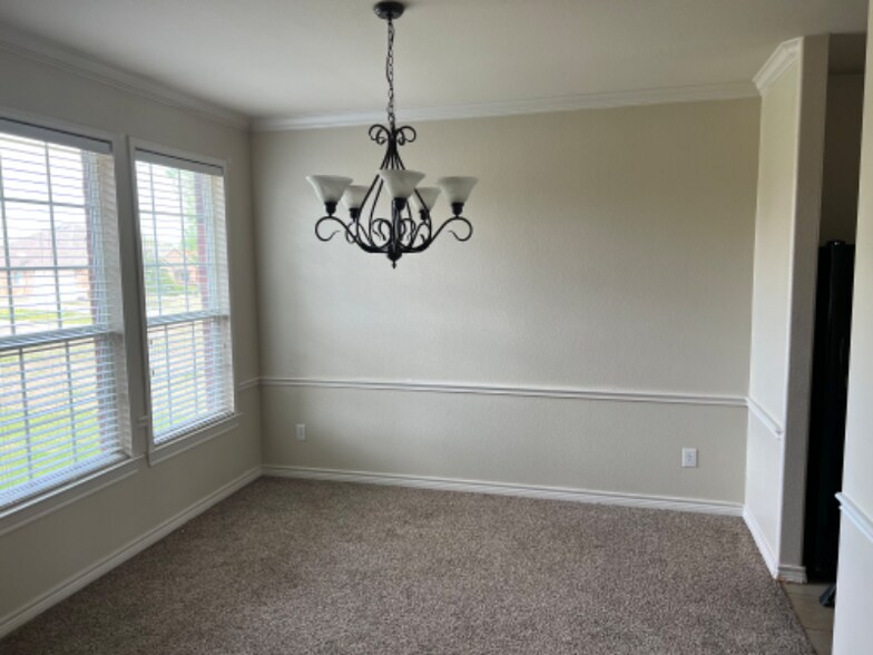 Building Photo - 1738 Summerwood Ln