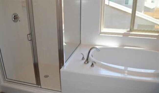 Building Photo - 2406 Gabriel Dr