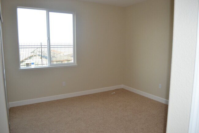 Building Photo - 2510 Amantea Way