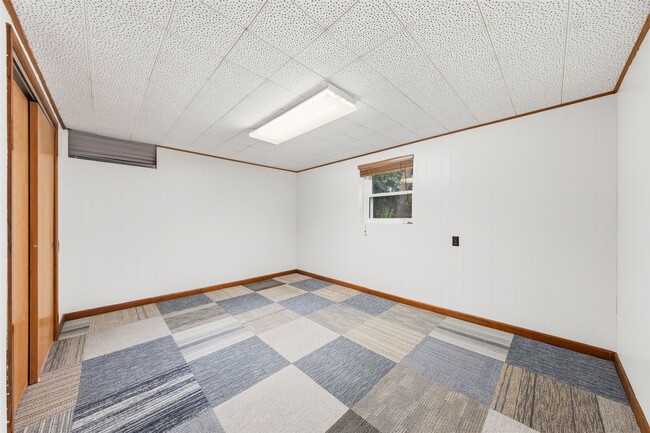 Building Photo - 23 Beaver Dr