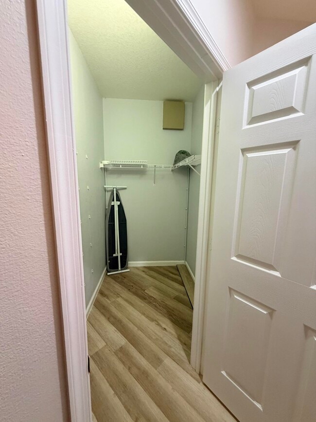 Building Photo - 8927 Sandshot Ct