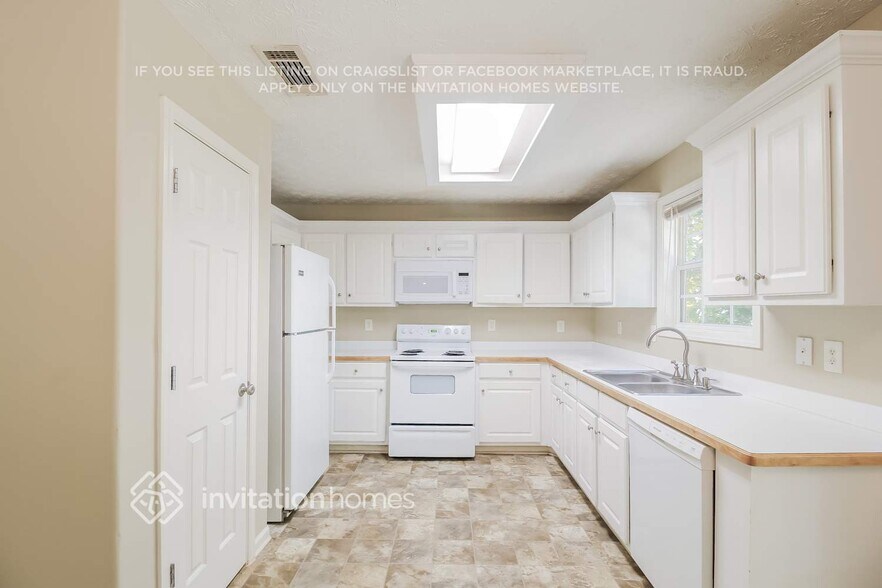 Building Photo - 110 Marbrook Trce