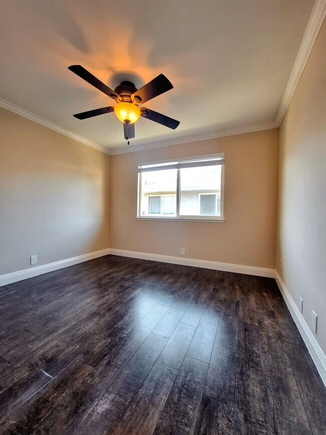 Building Photo - Beautifully Remodeled Two-story 2bd Condo ...