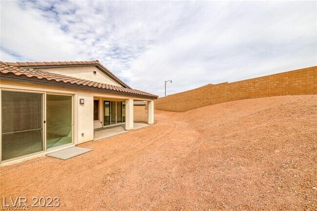 Building Photo - 10 Sun Lily Ln