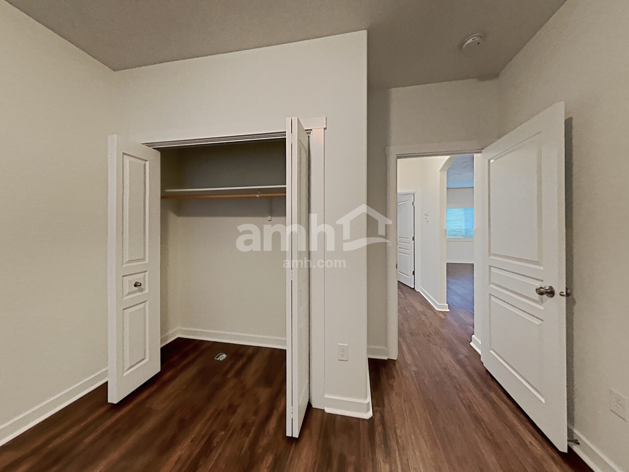 Building Photo - 2643 N Cinnamon Pl
