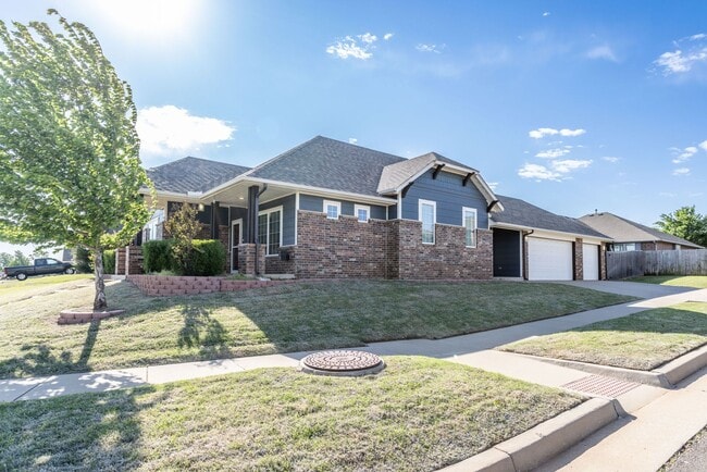 Building Photo - Single Family Home