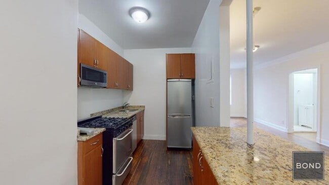 Building Photo - 2 bedroom in NEW YORK NY 10014