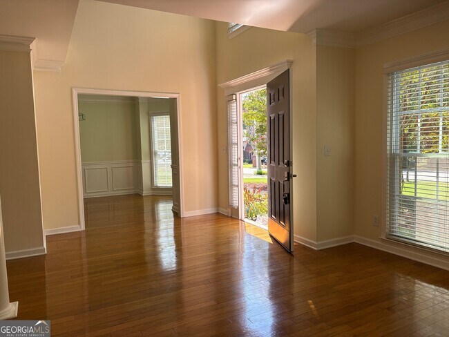 Building Photo - 6221 Woodlore Dr NW