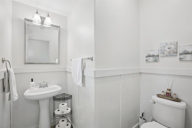 Building Photo - 132 Brittany Ln
