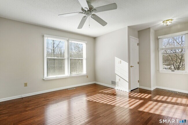 Building Photo - 51 Brittania Dr