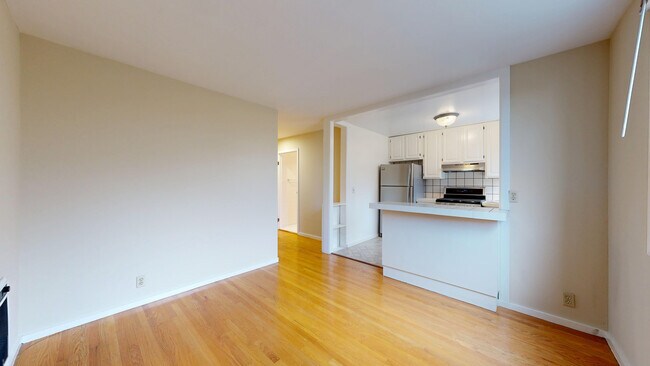 Building Photo - 1860 Jackson St