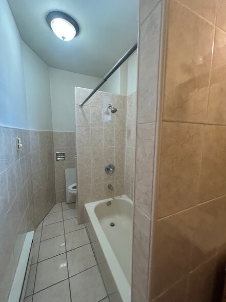 Building Photo - 1628 N 52nd St